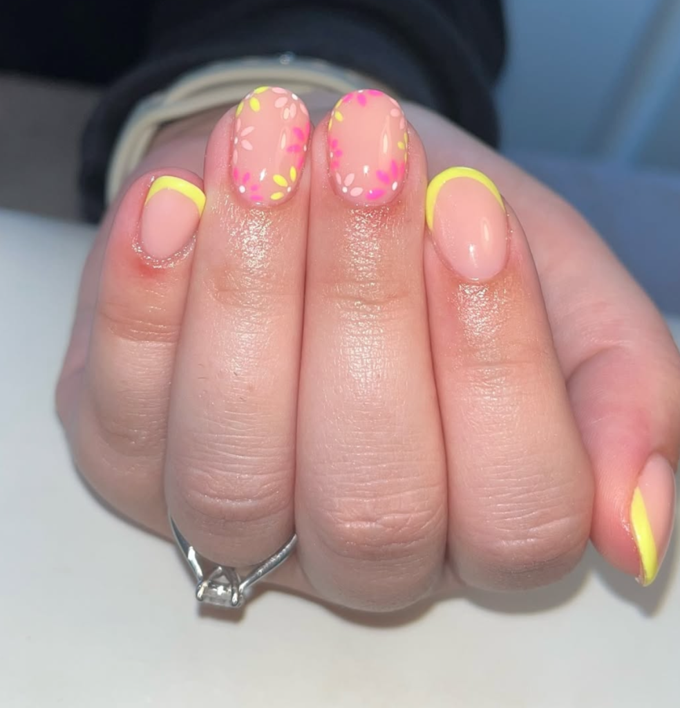 Minimalist Short Spring Nail Designs