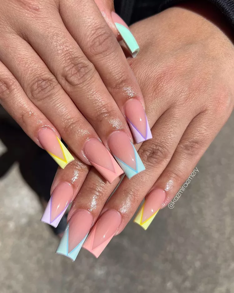 Floral Short Nail Ideas for Spring 2025