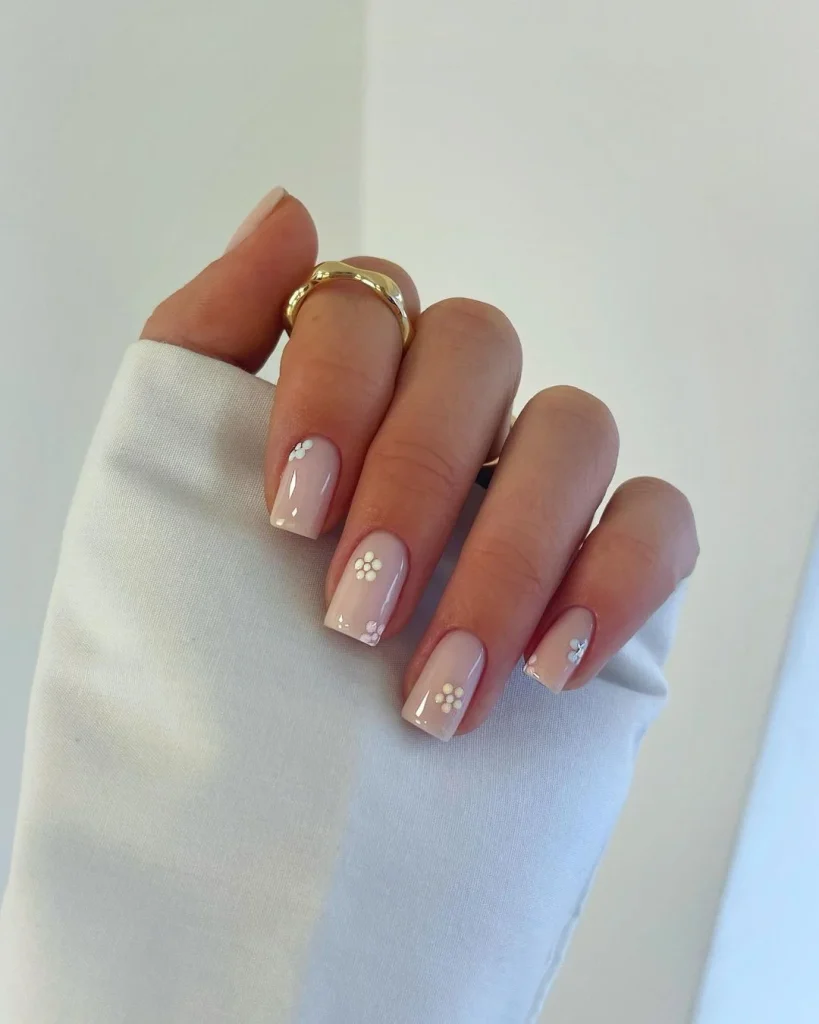Minimalist Short Spring Nail Designs