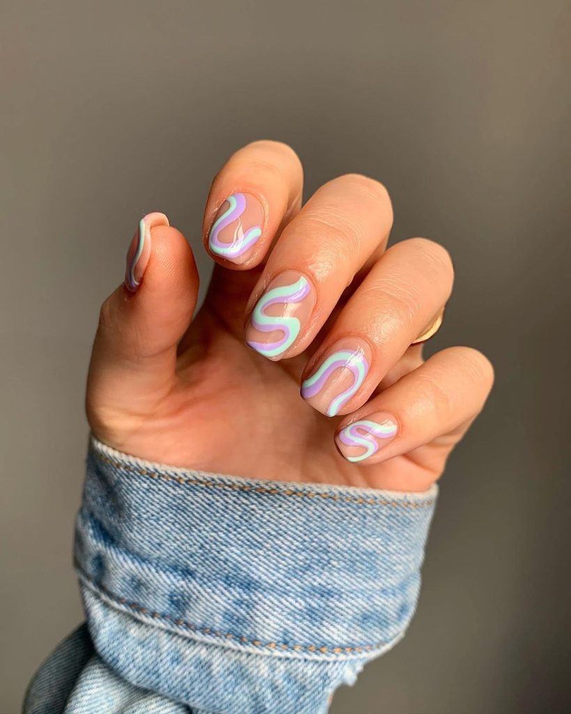 Floral Short Nail Ideas for Spring 2025