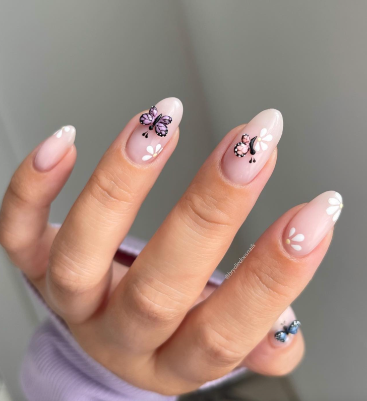 Minimalist Spring Nail Designs 