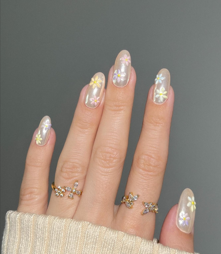 Minimalist Spring Nail Designs 