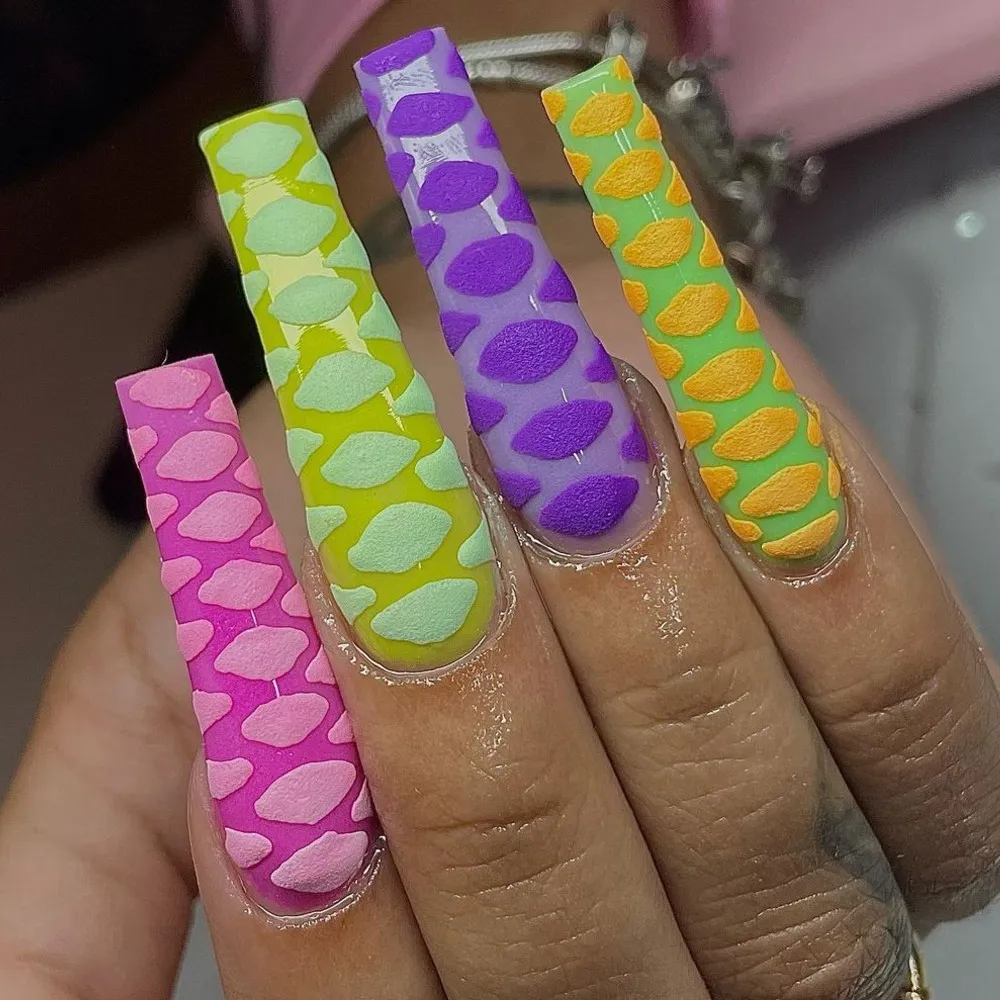 Floral Short Nail Ideas for Spring 2025