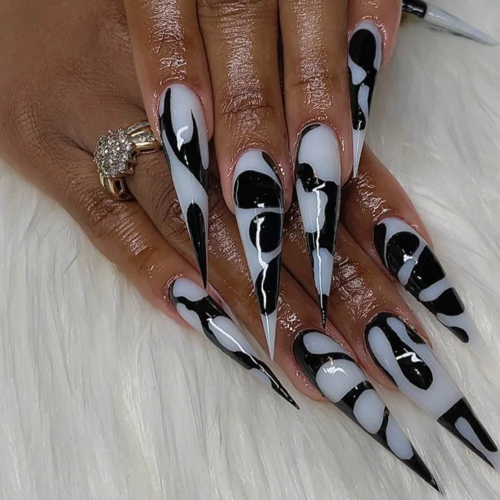 Floral Short Nail Ideas for Spring 2025