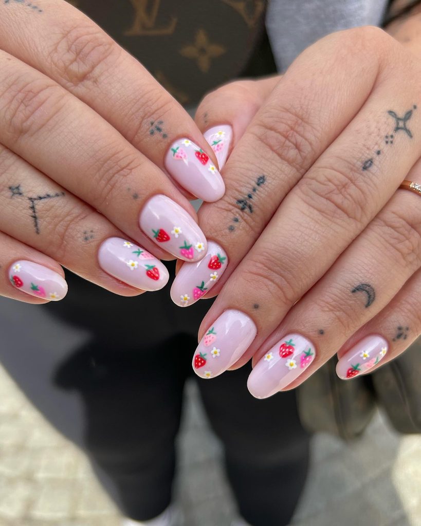 Polka Dot Spring Nail Ideas