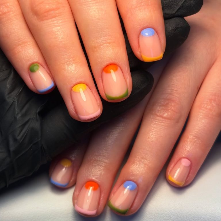 Polka Dot Spring Nail Ideas