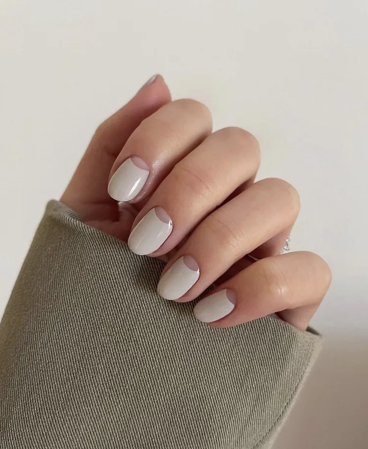 Sage Green Spring Nail Designs