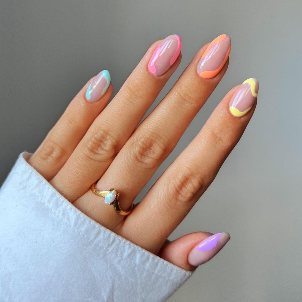 Polka Dot Spring Nail Ideas