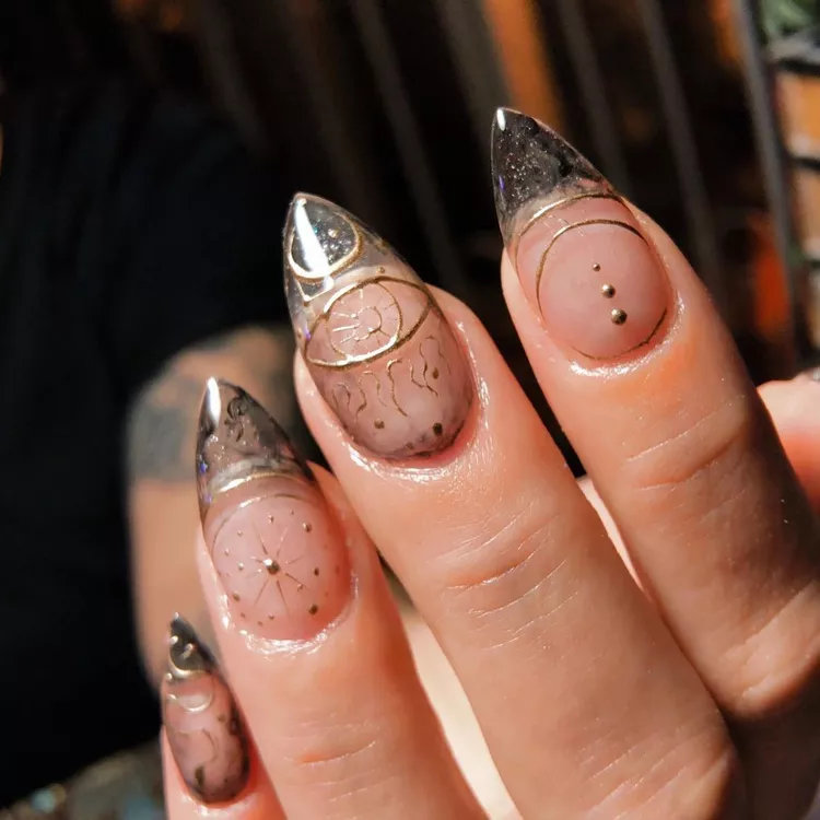 Swirl Nail Art for Spring Vibes