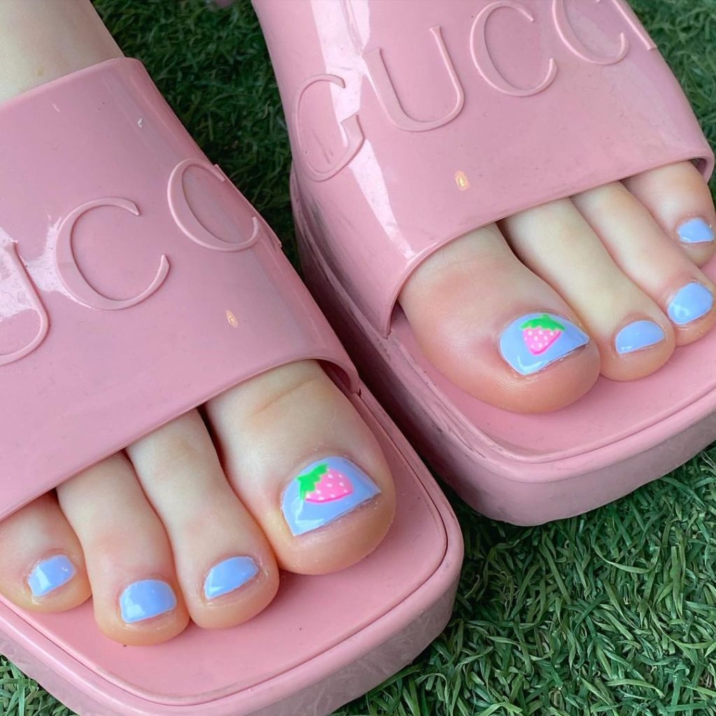 12 Pedicure Ideas For Summer 2025